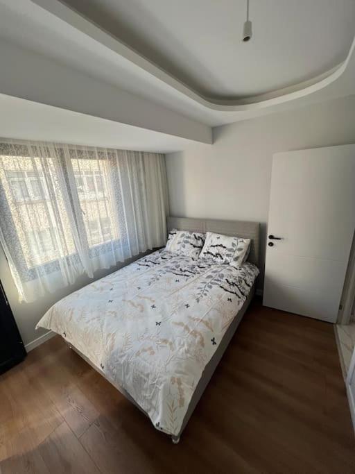 דירות איסטמבול Zeytinburnu Merkezi Konumda, Sifir Daire & Esyalar מראה חיצוני תמונה